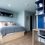 Coleman Court Summer Apartments