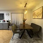 Large Bedroom Near To The Center