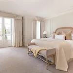 Hayfield Manor