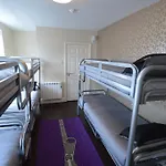 Oscar\'S Hostel