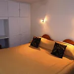 Garnish House