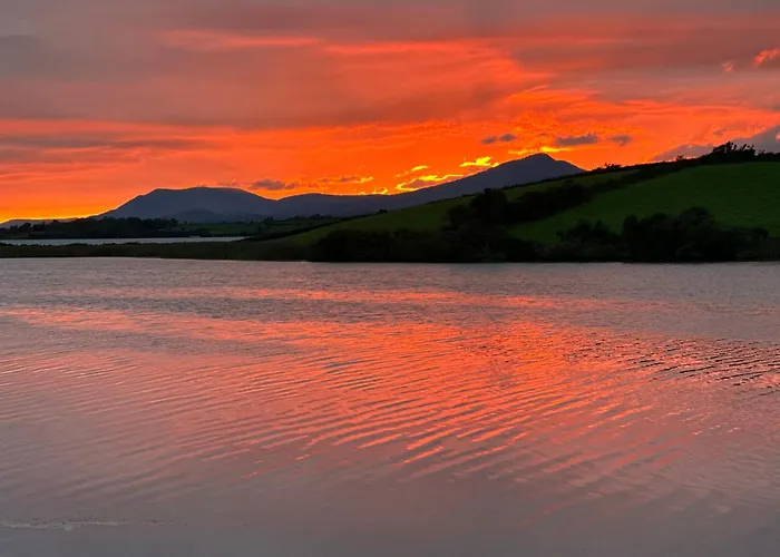 Lakeside Lookout Bantry