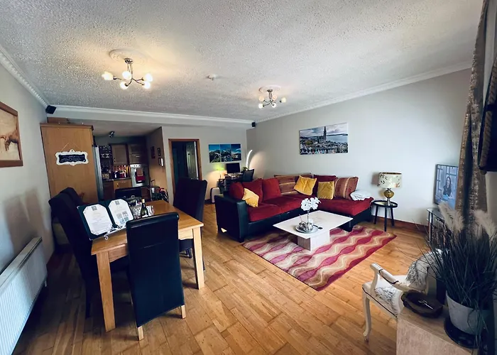 Fernway Residence Entire Property