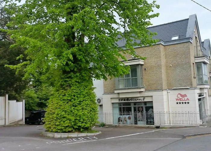 Oakleigh House, Apartment 1