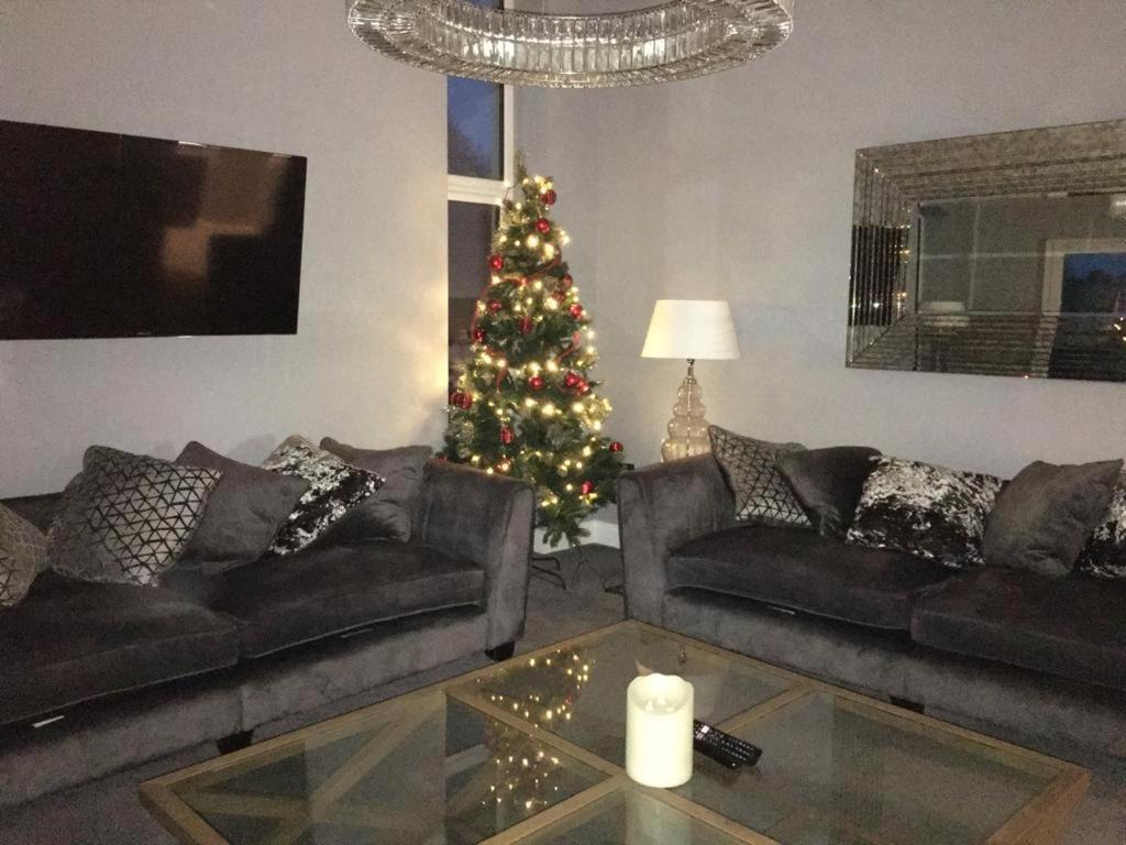 Apartment River Views,kinsale, Hosted By Exquisite Homes, Sleeps 26 *