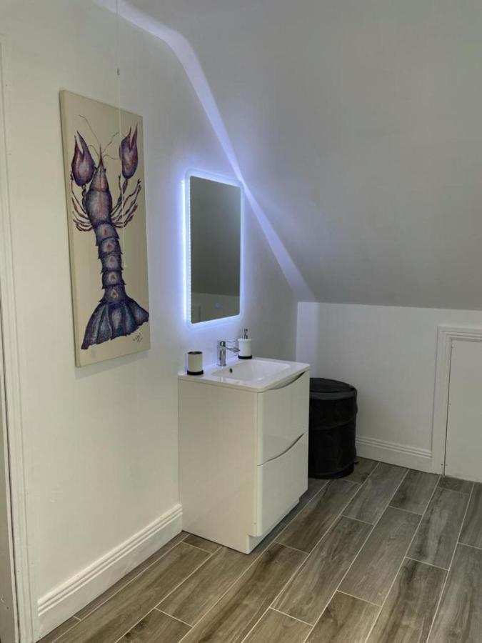 Captivating 1-bed In Cloyne Apartment
