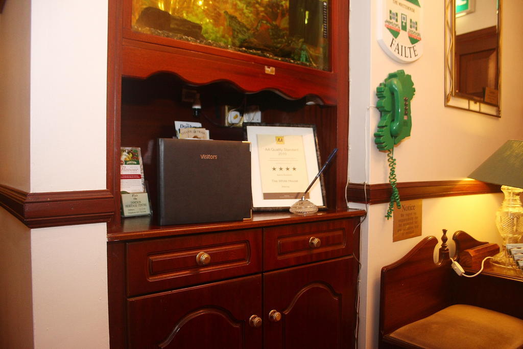 Bed & Breakfast The White House 4*