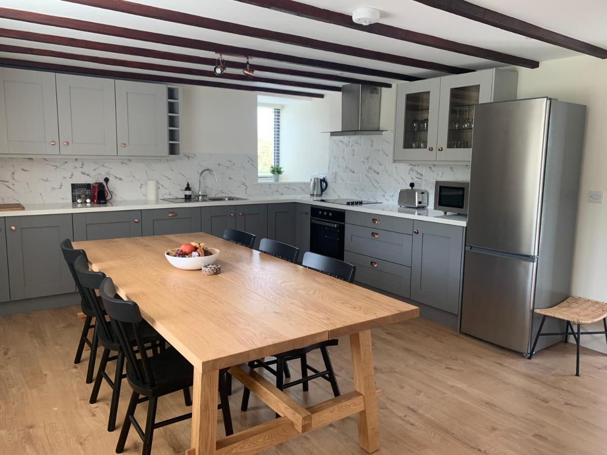 Traditional Farm House In The Old Head Of Kinsale Cork