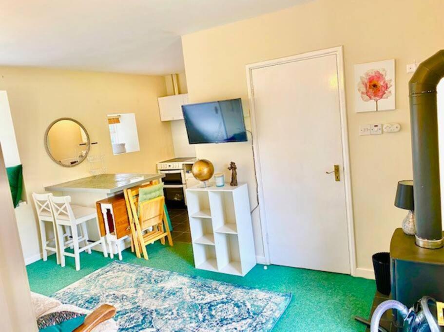 Cosy 2 Bed Next To Fota Wildlife Park Holiday home