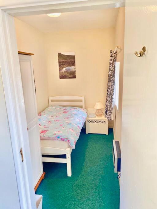 Holiday home Cosy 2 Bed Next To Fota Wildlife Park Cork