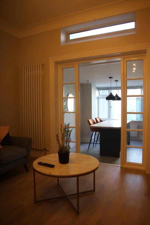 Crawford House- Scholarlee Living