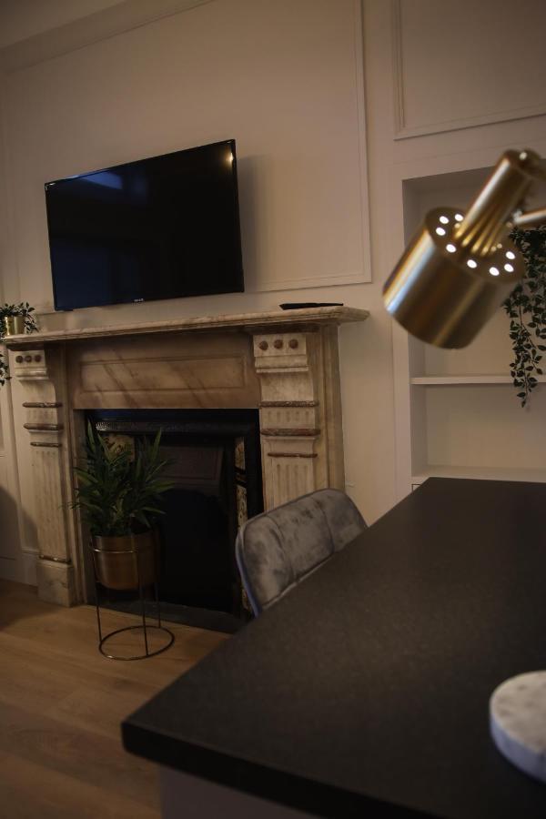 Crawford House- Scholarlee Living Guest house Cork
