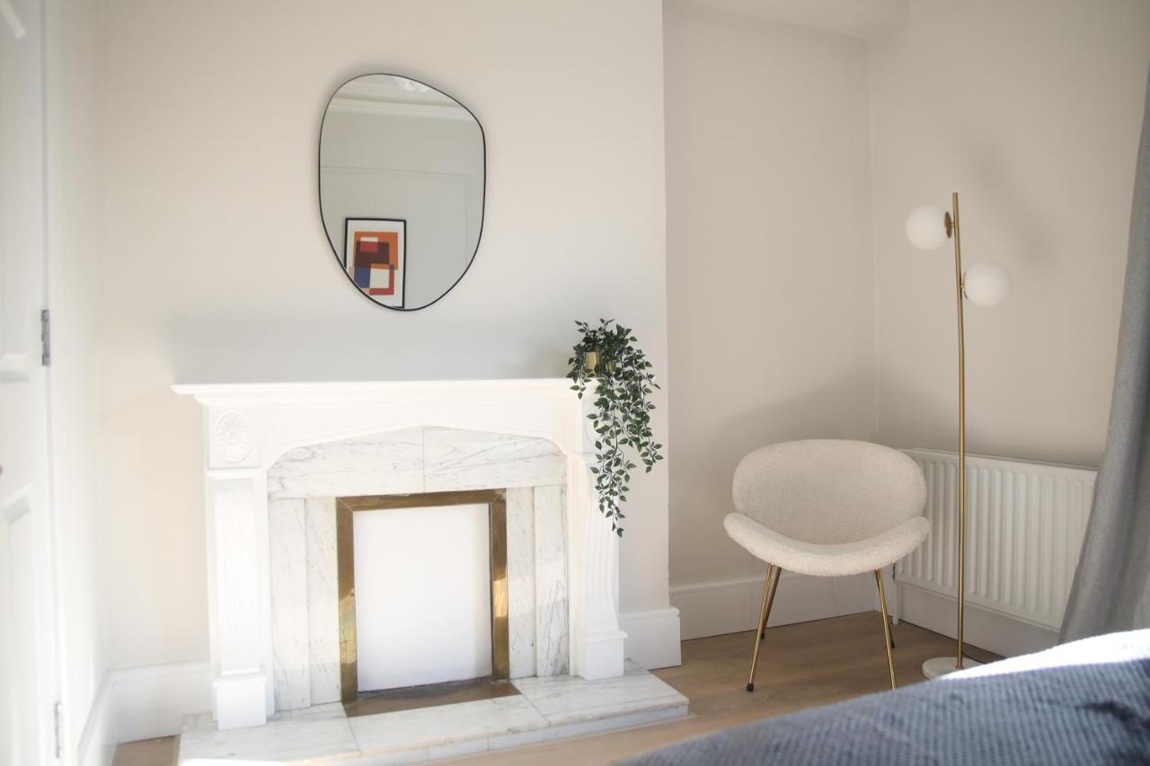 Crawford House- Scholarlee Living Guest house 3*