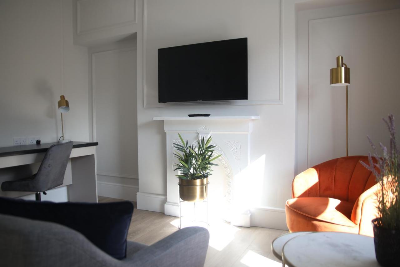 Guest house Crawford House- Scholarlee Living Cork