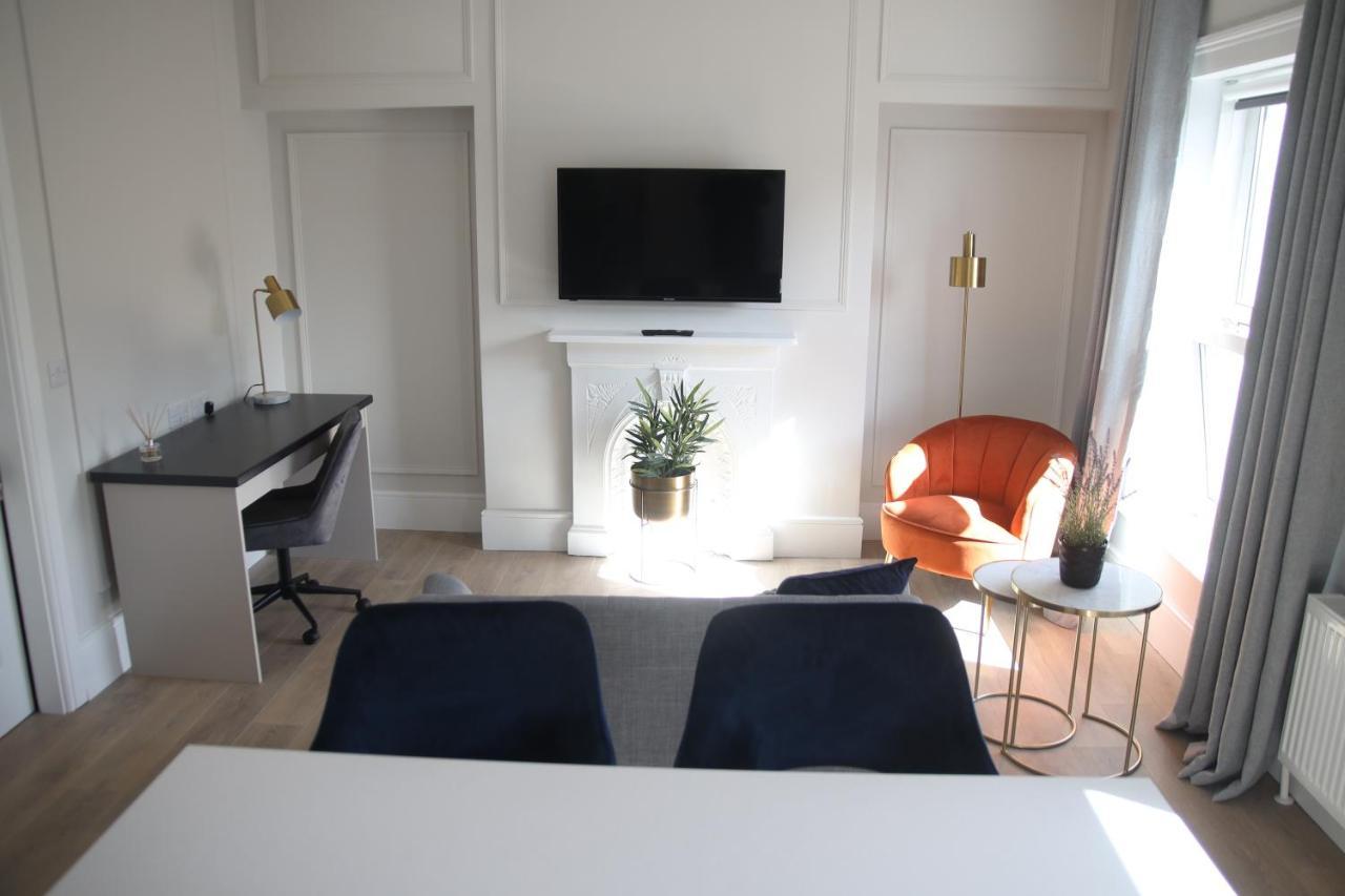 Guest house Crawford House- Scholarlee Living Cork