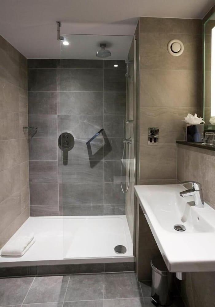 Hotel Maldron South Mall 4*
