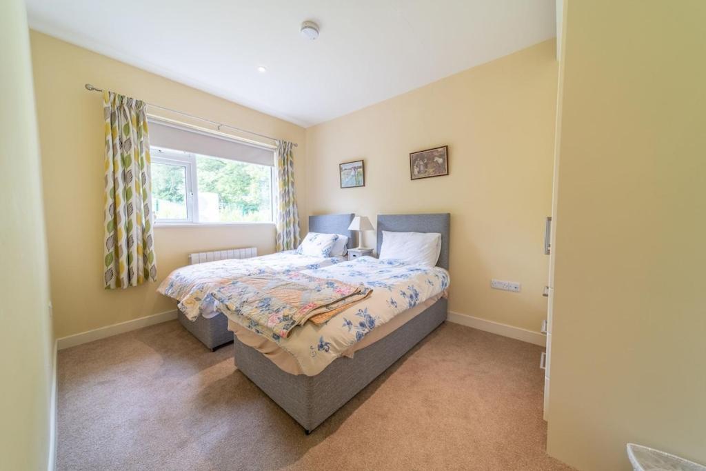 2 Bed Waterfront - Close To Courtmacsherry