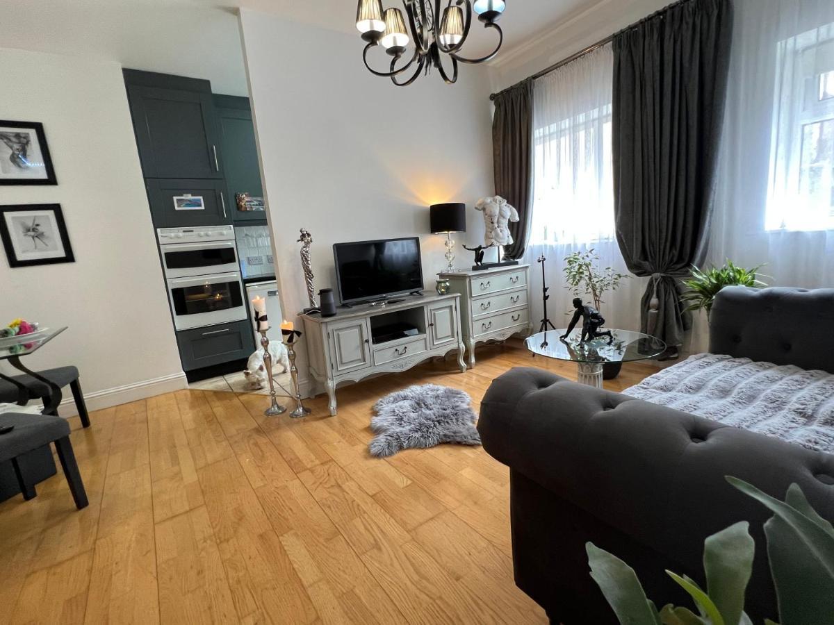 Lovely In Apartment Cork