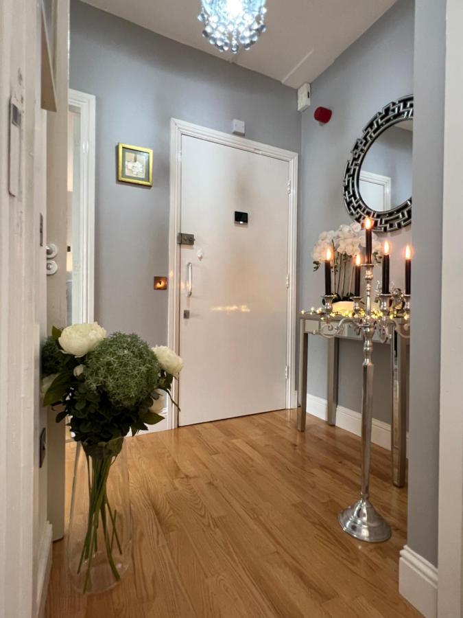 Apartment Lovely In