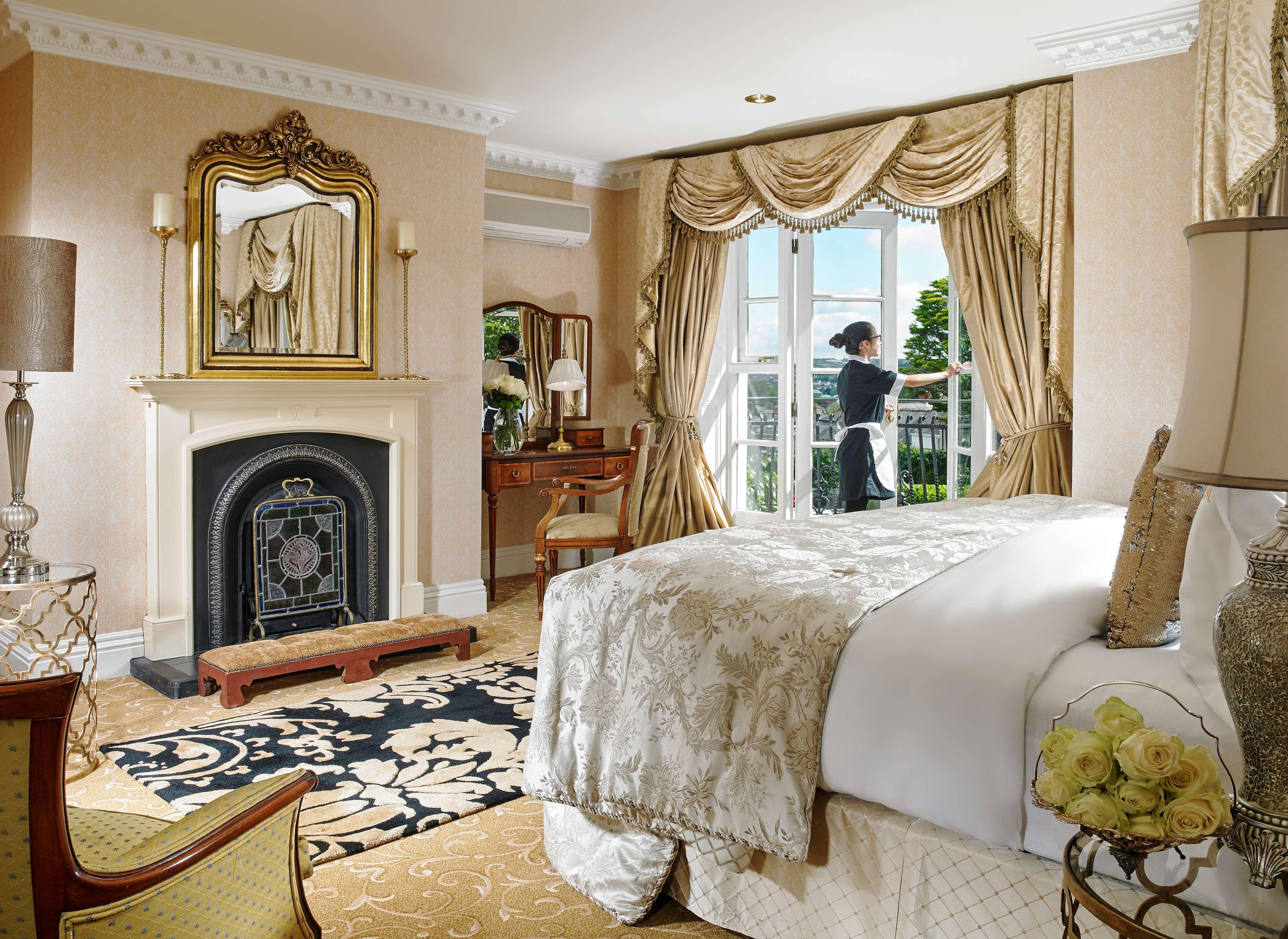 Hayfield Manor 5*