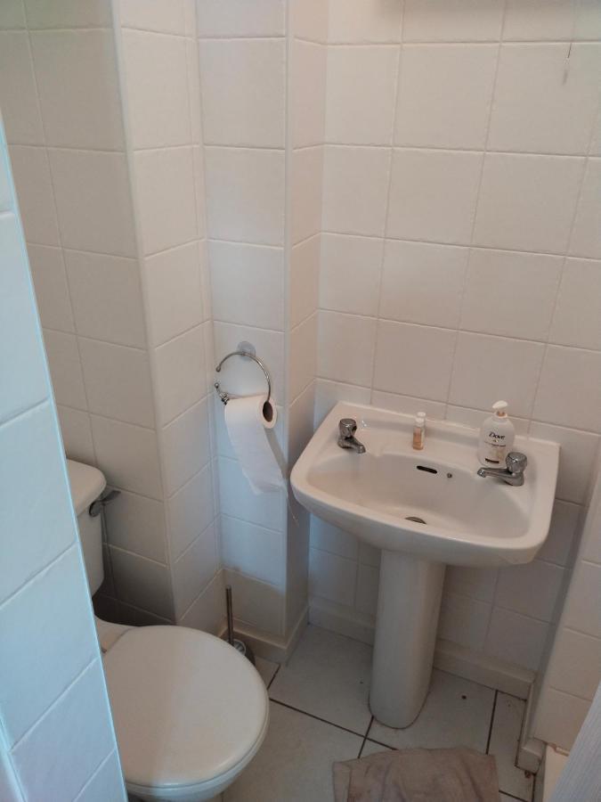 Crescent Homestay * Cork