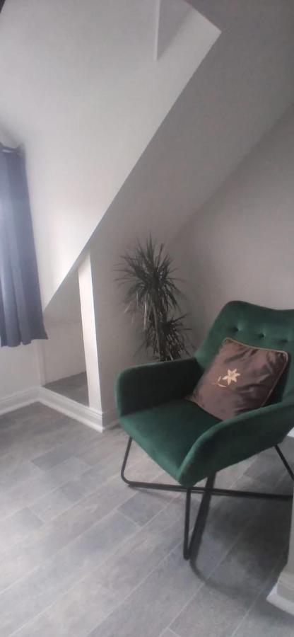 Up Stairs Double Innishannon Mariners Rest Apartment Cork