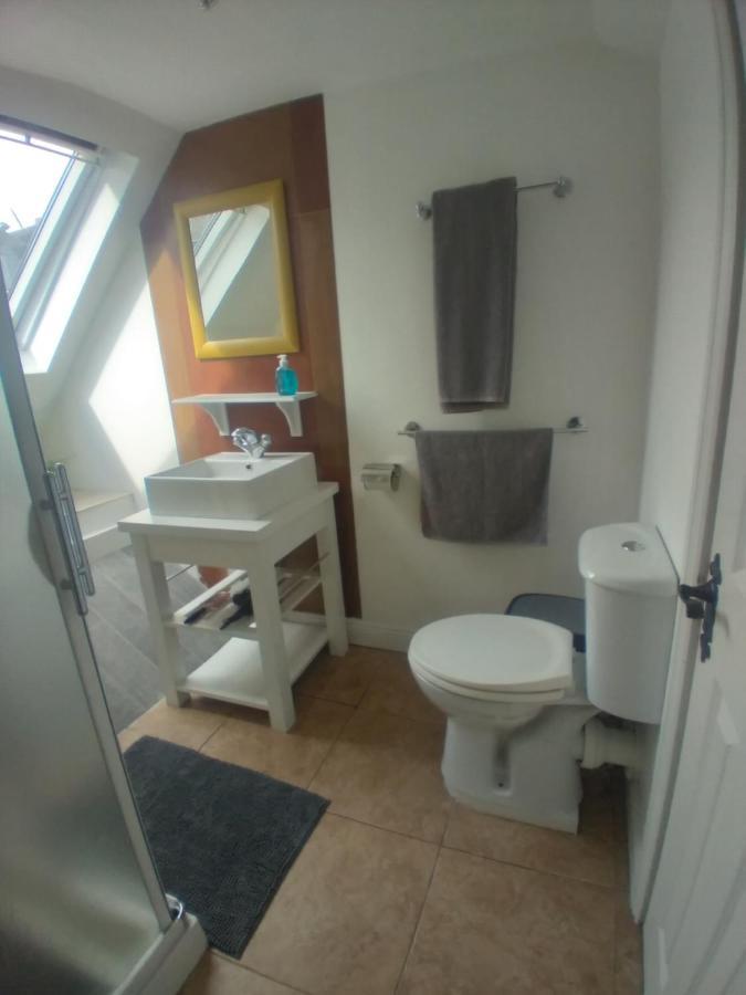 Up Stairs Double Innishannon Mariners Rest Apartment *