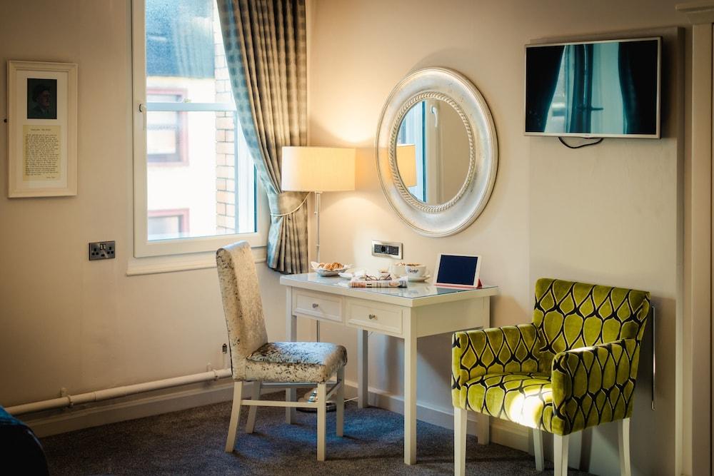 Hotel Isaacs
