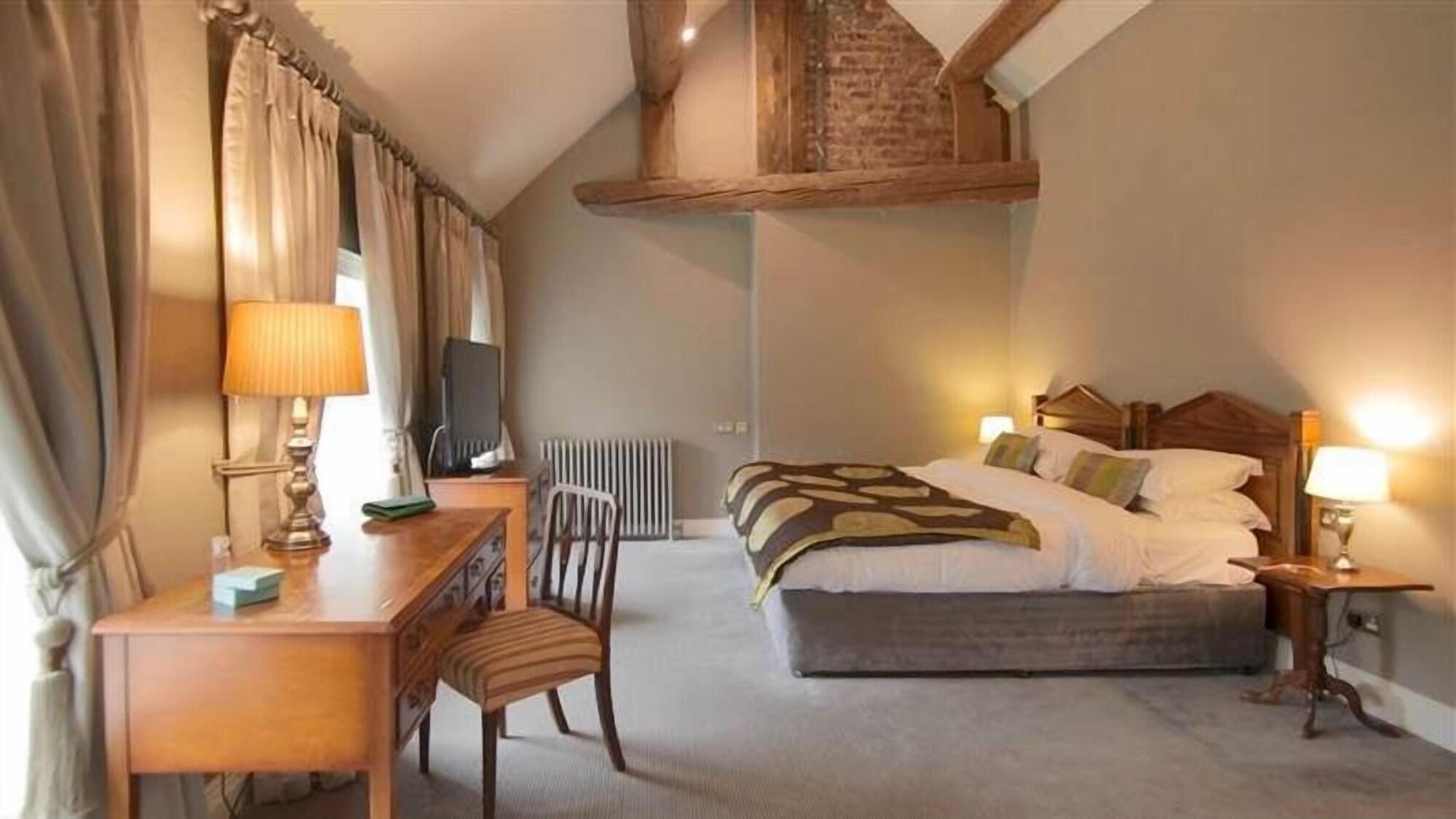 Maryborough & 4* Cork