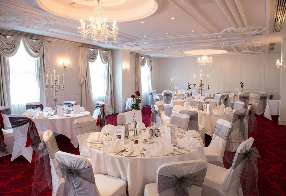 Rochestown Park & Leisure Centre Hotel