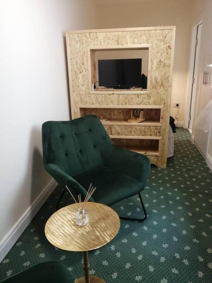 Charming 1-bed In Cork