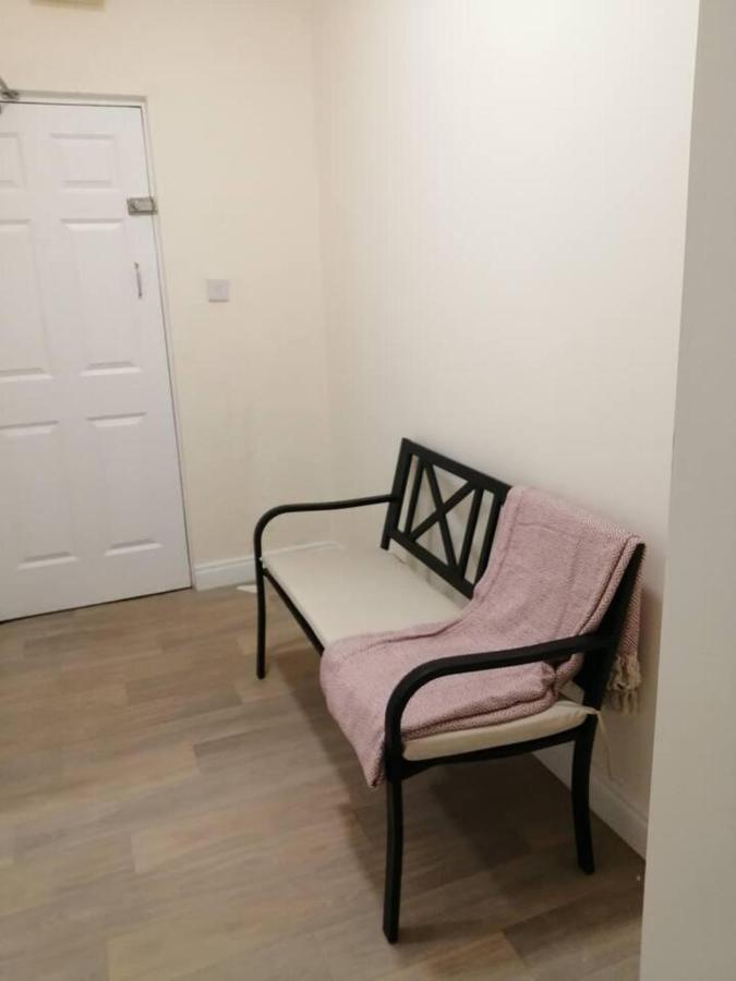 Charming 1-bed In Apartment *