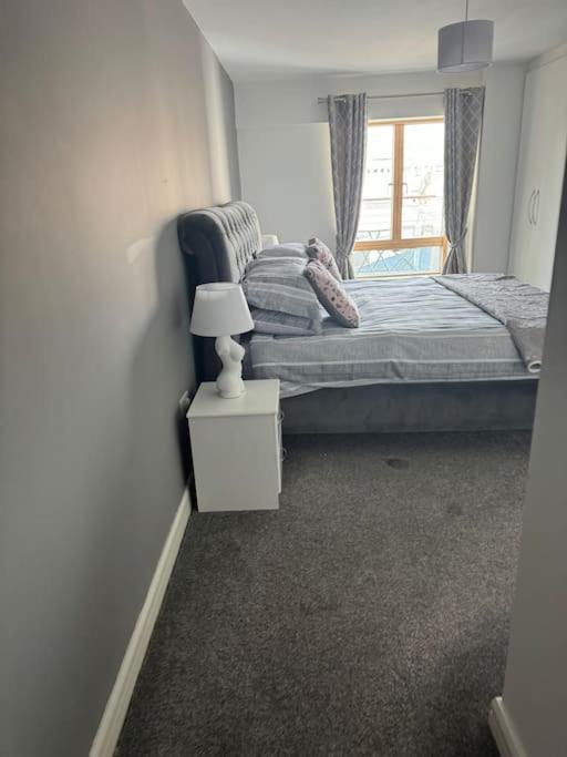 Luxury 2 Bed Fully Equipped Centre * Cork