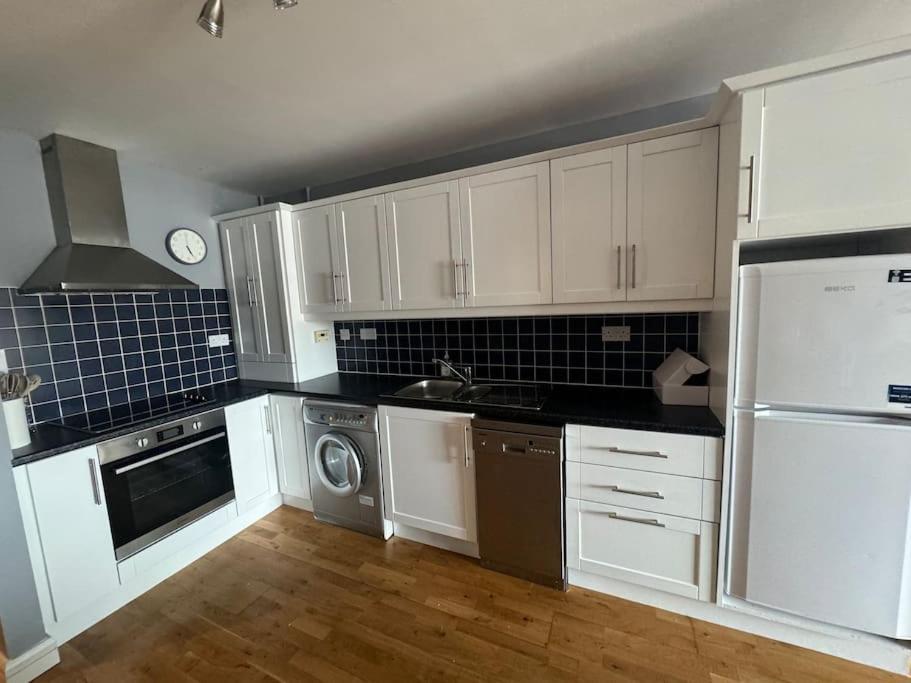Luxury 2 Bed Fully Equipped Centre Apartment Cork