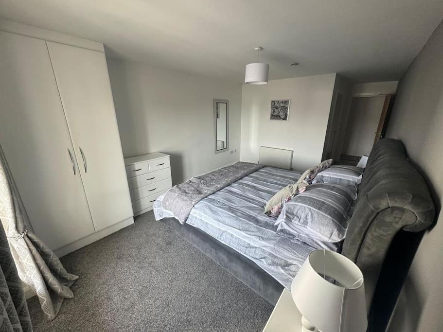 Luxury 2 Bed Fully Equipped Centre Apartment Cork