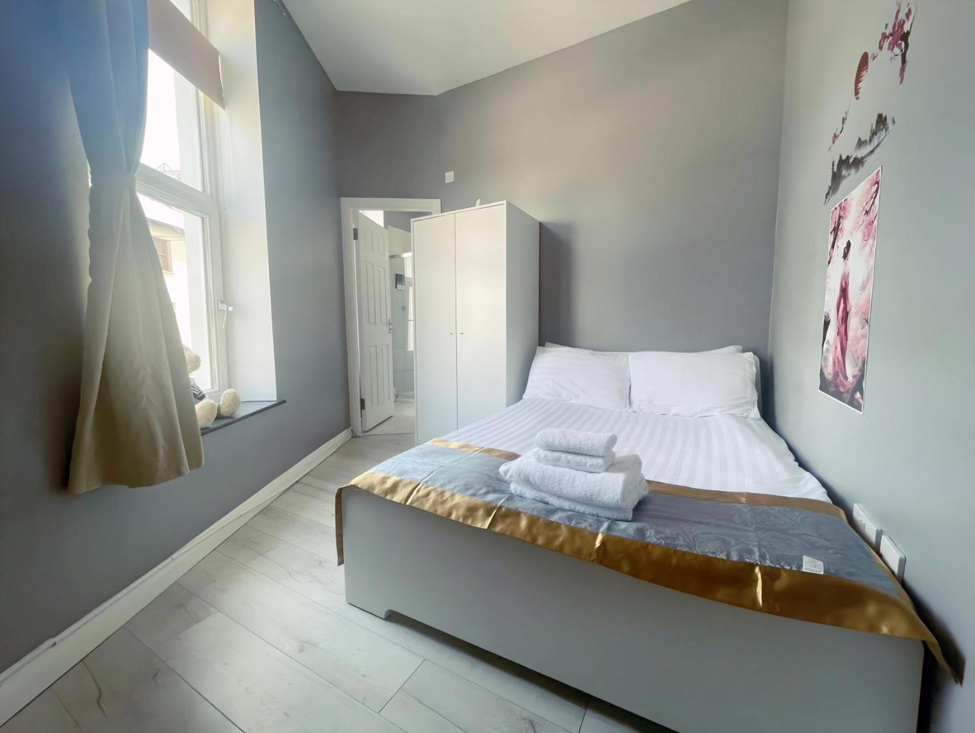 Leitrim Guest house *