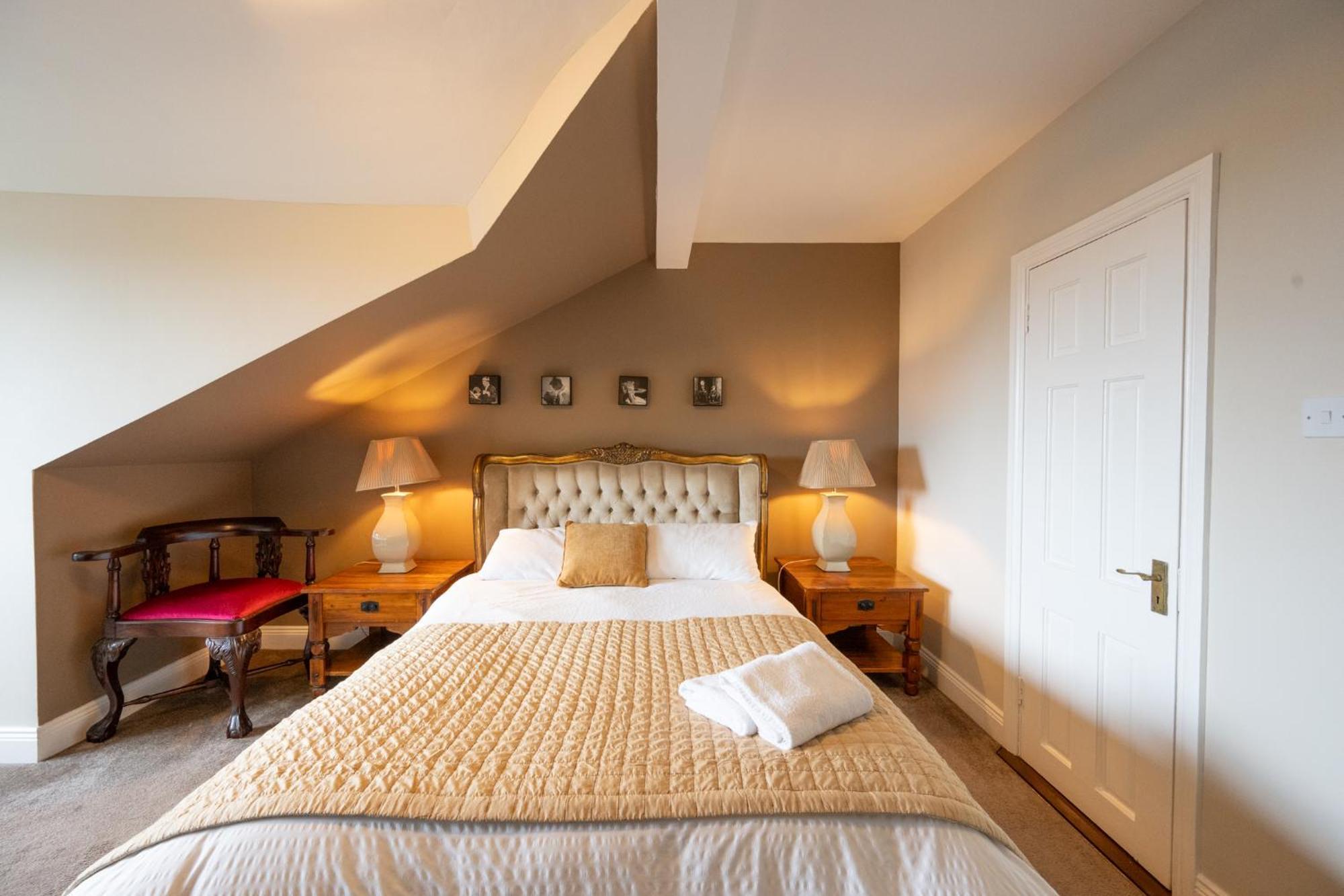 Bed & Breakfast Coach Hill House *