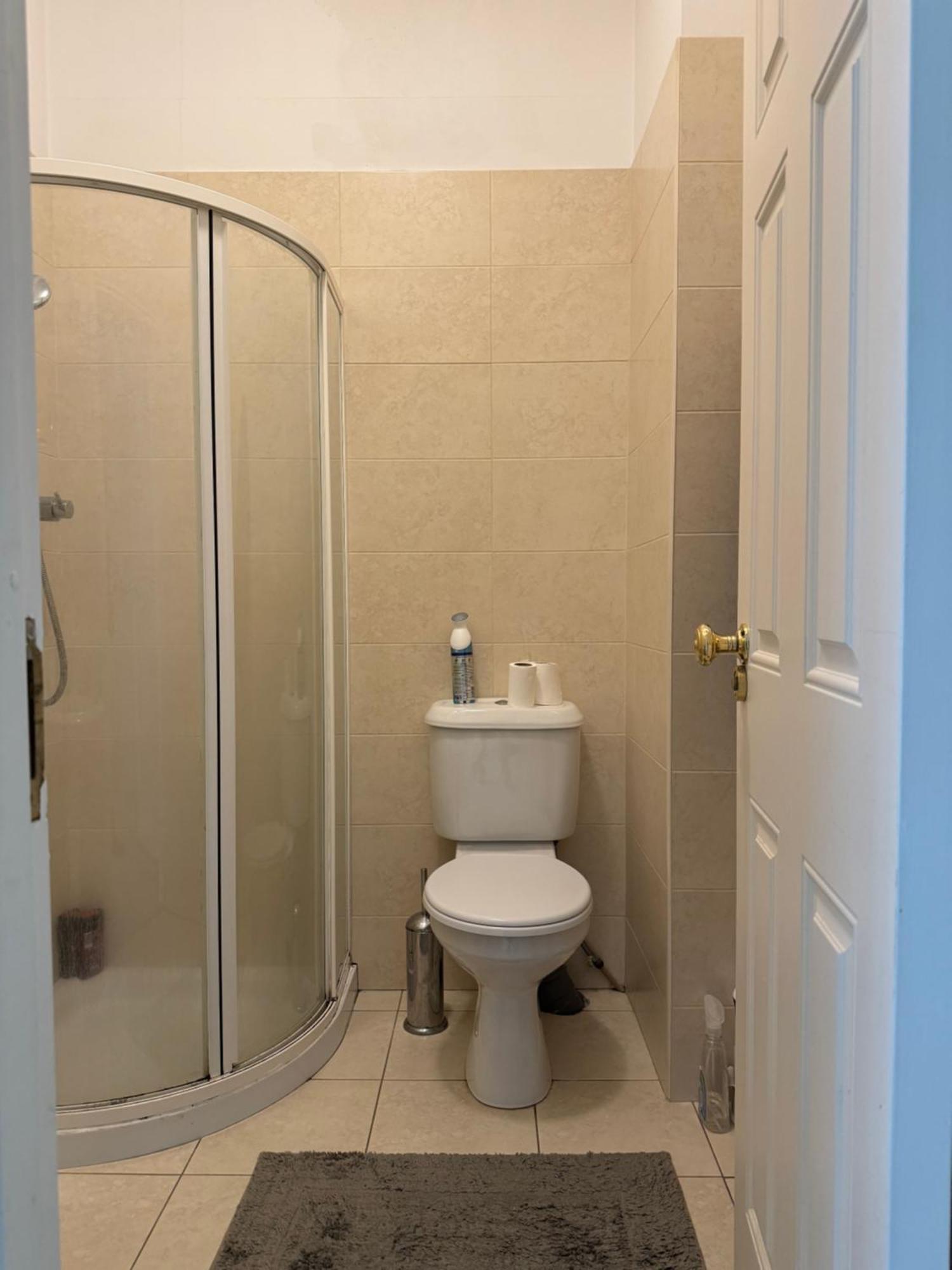 With Private Bath Near The Center Homestay Cork