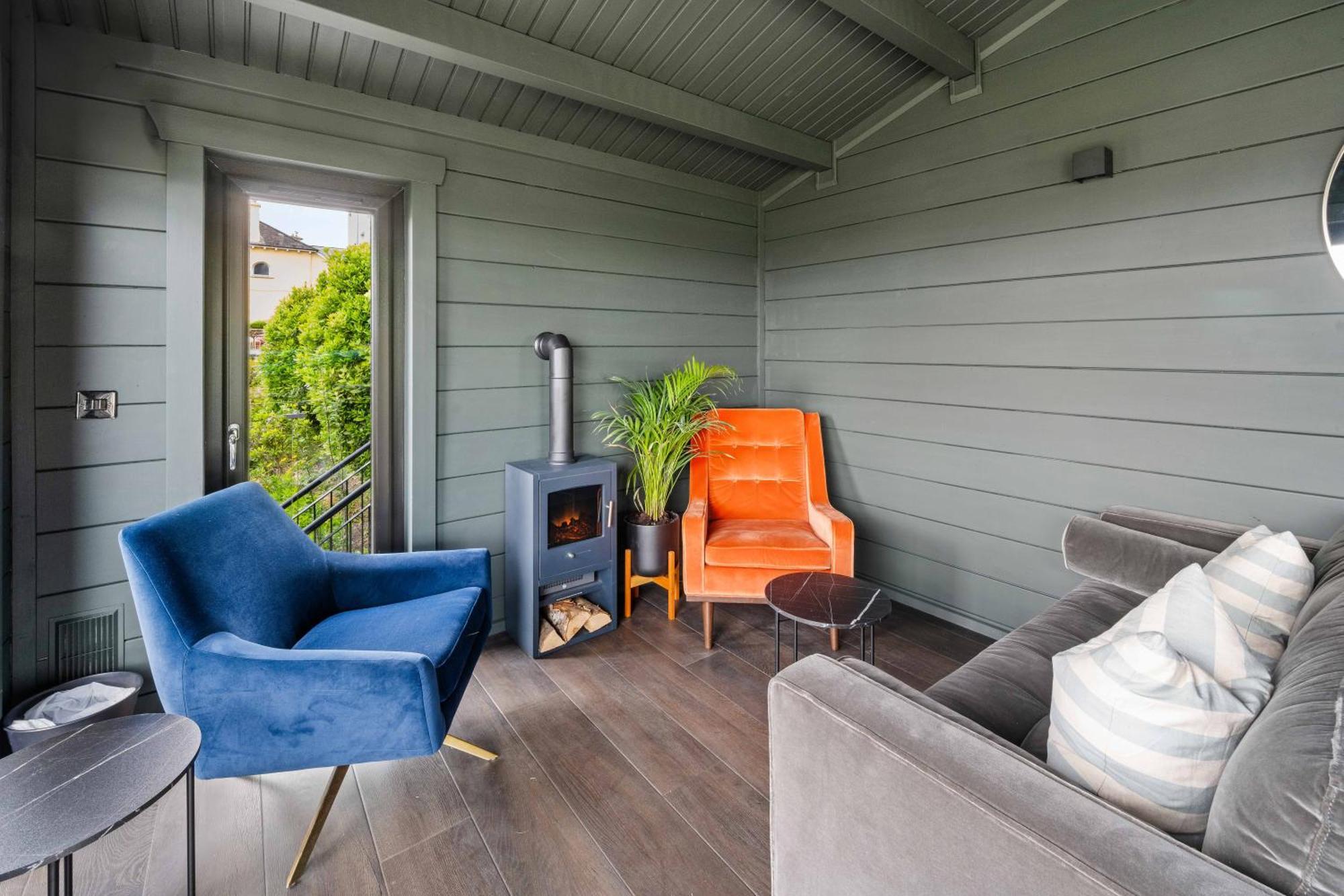 Gabriel House Bed & Breakfast 4*