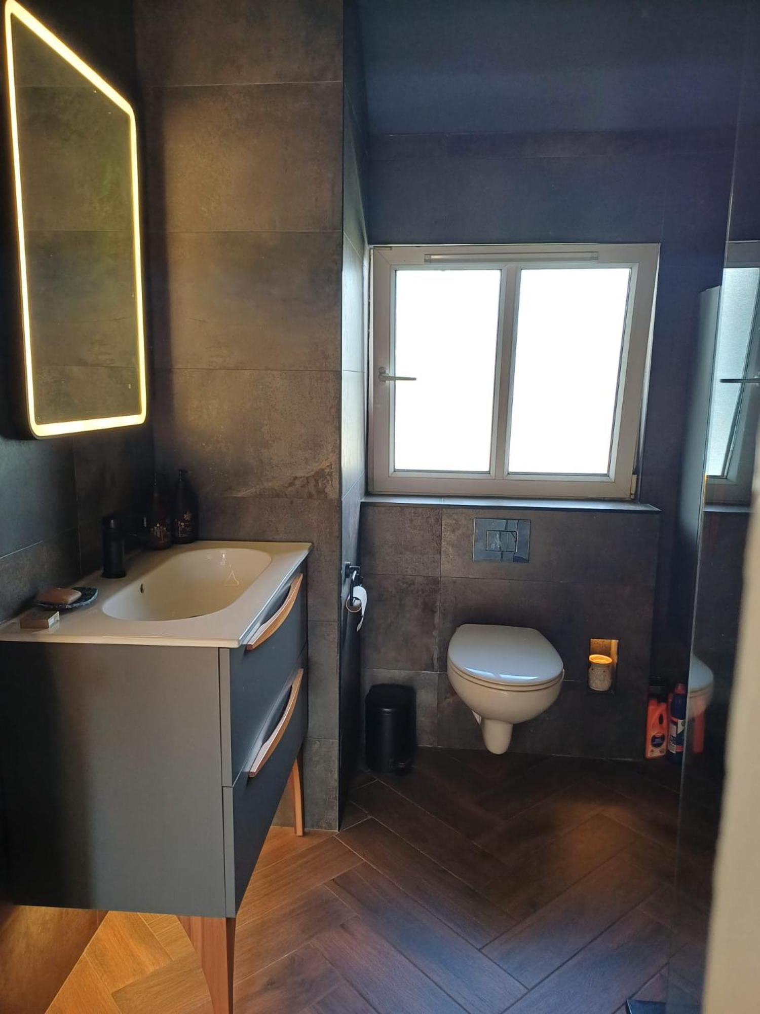2 Bedroom House Apartment *