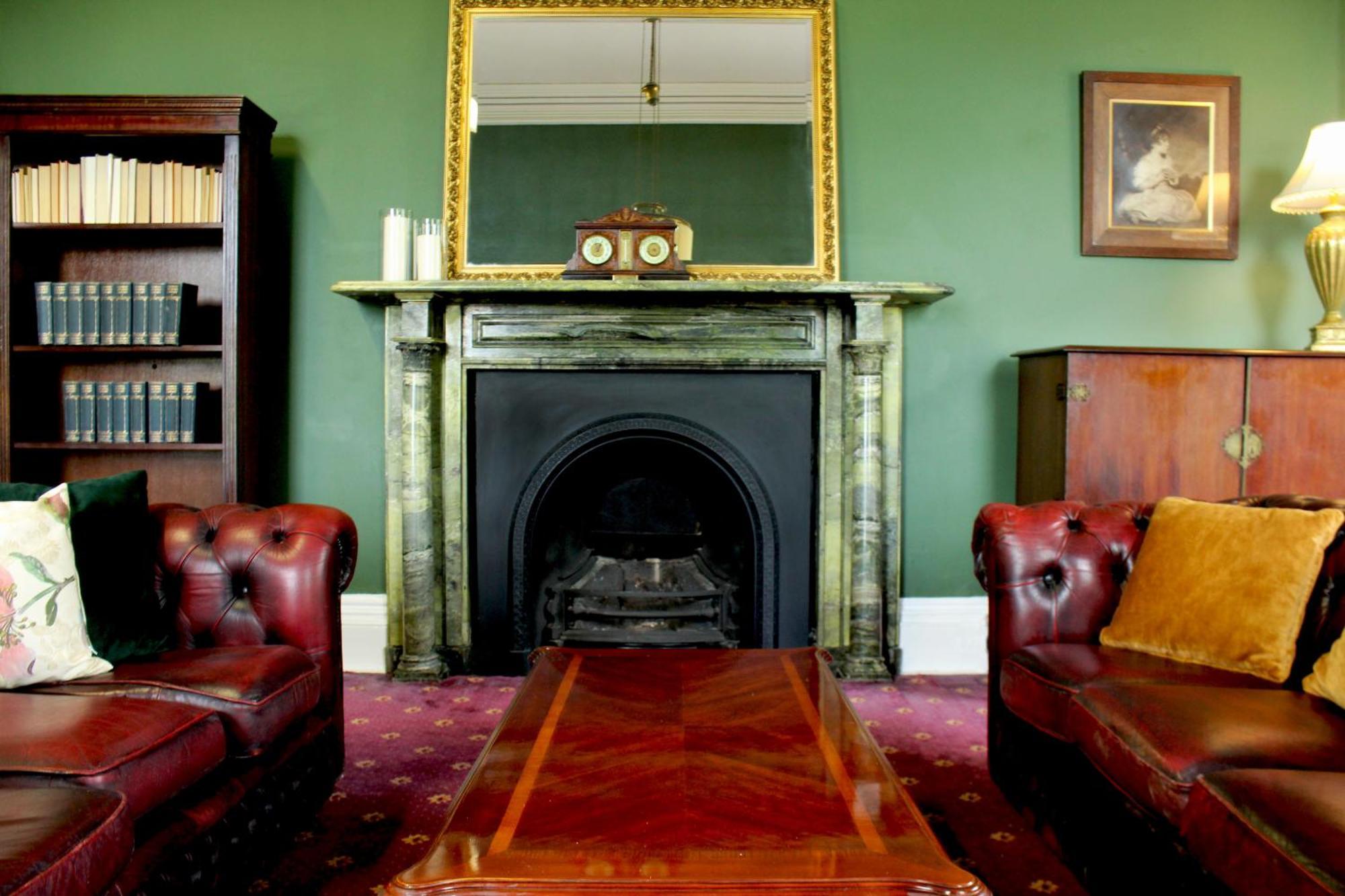 Ennismore House Hotel *