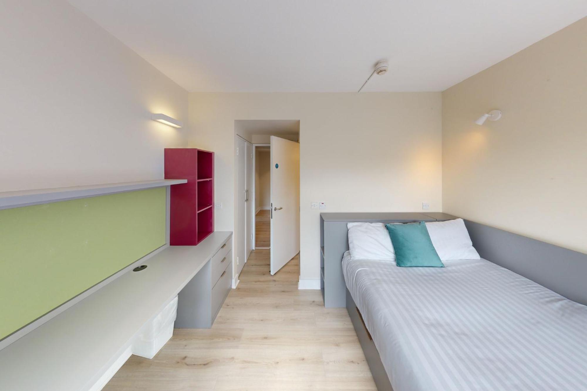 Victoria Mills - Ucc Summer Beds Cork