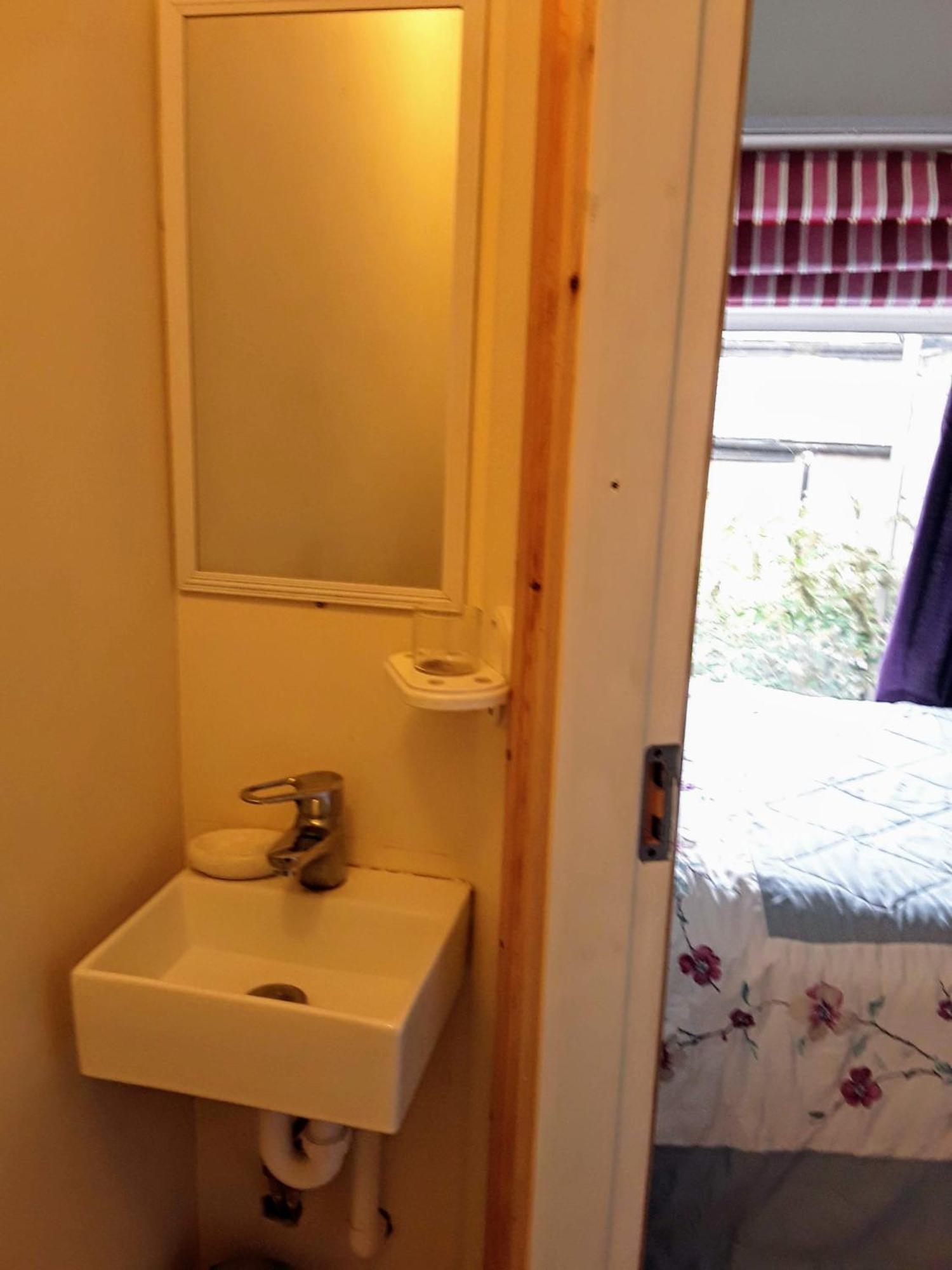Guest house Centre With Shared Bathroom *