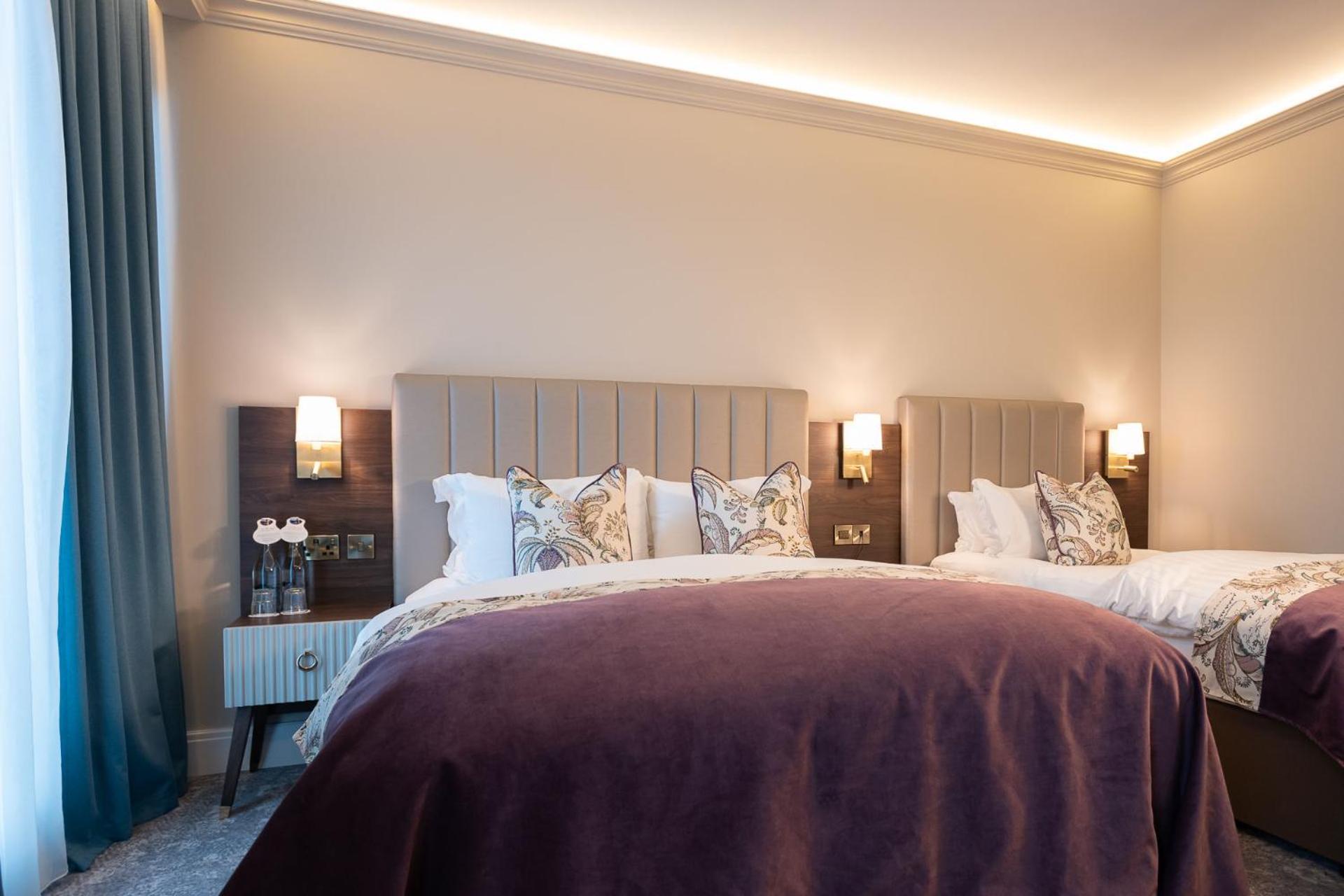Hotel Cork's Vienna Woods & Cork