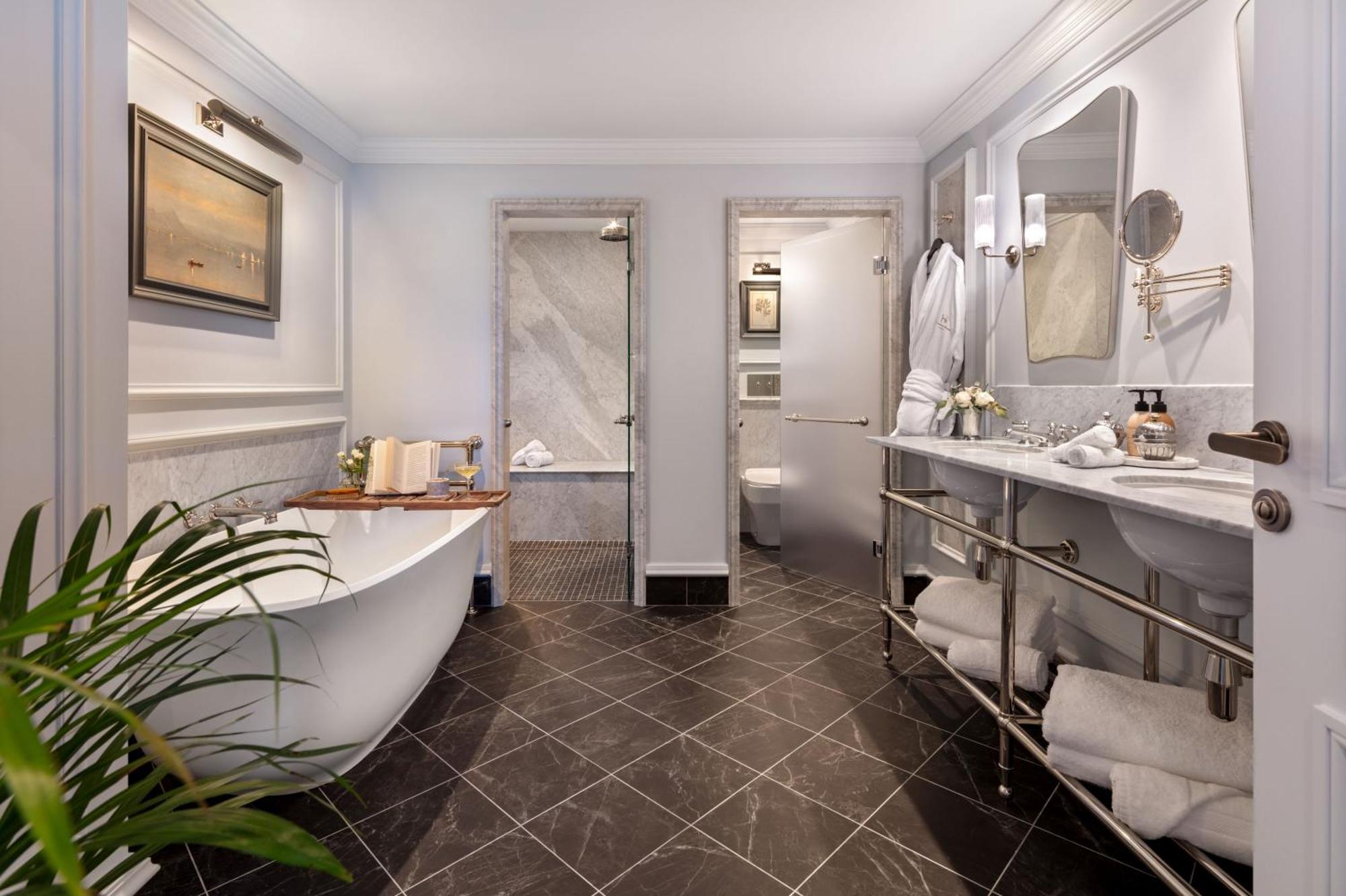 Hayfield Manor Hotel 5*