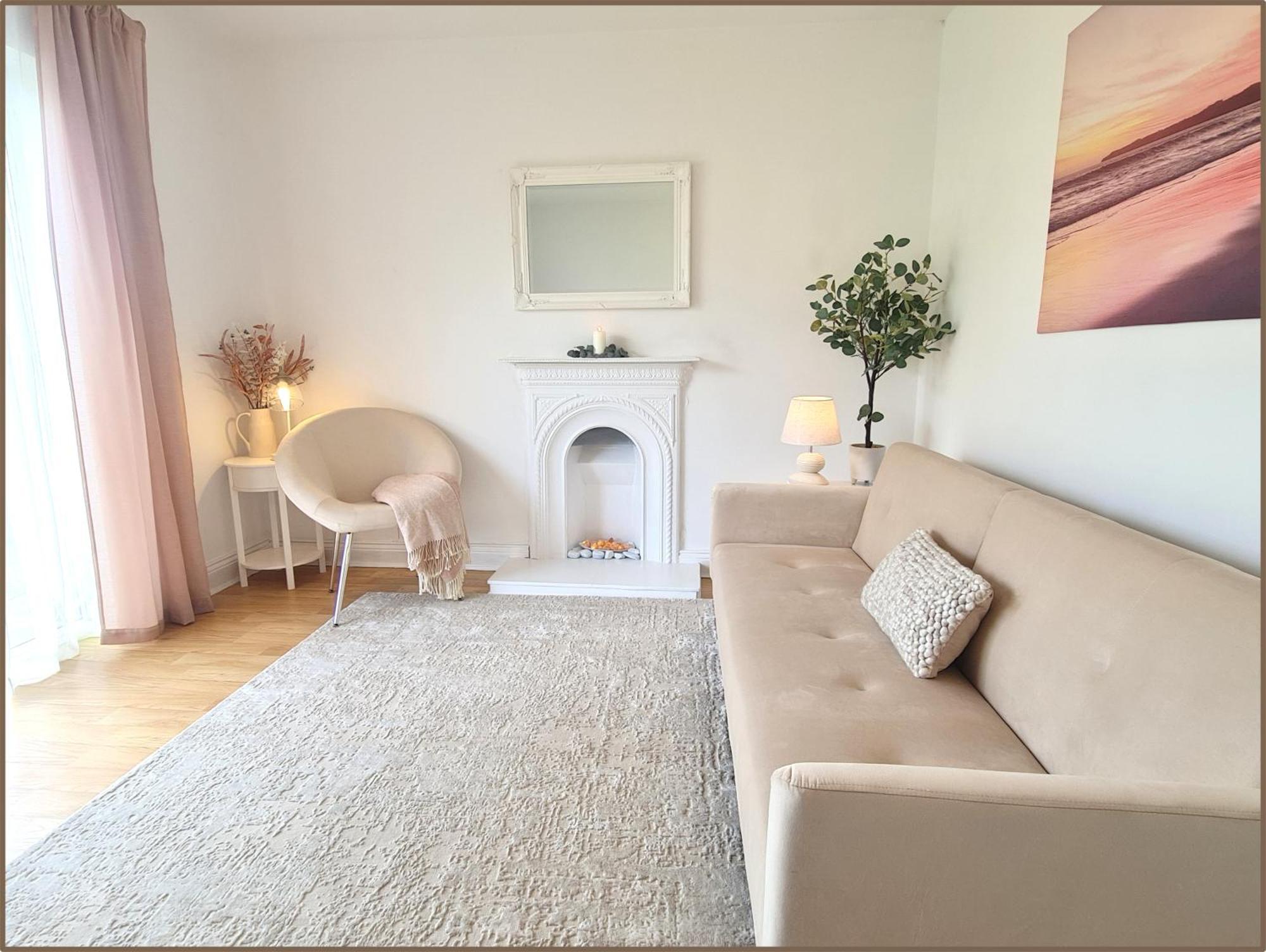 Double & Single Options In Quiet, Relaxing In Frankfield Homestay *
