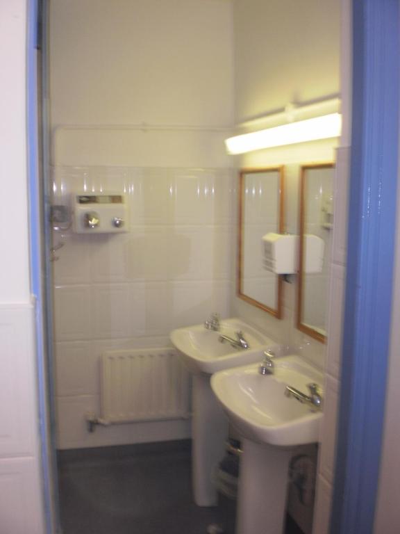 Kinlay House Hostel