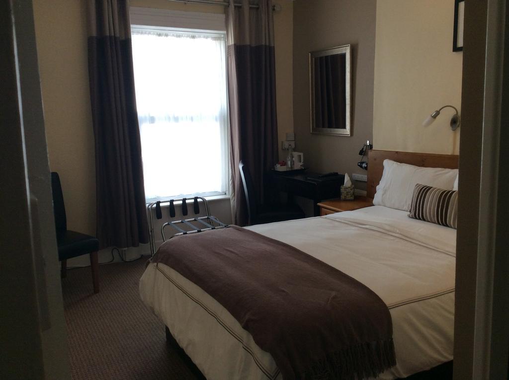 Bed & Breakfast Kent House