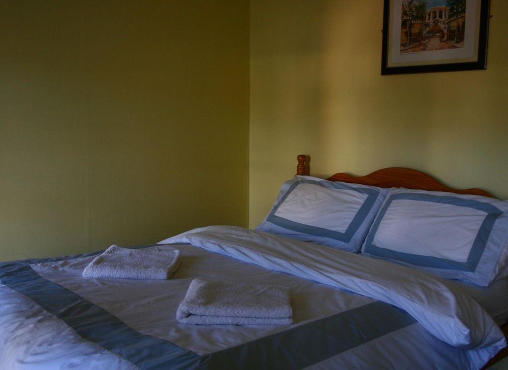 Hostel Kinlay House *