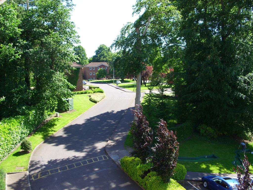 Brookfield Holiday Village Apartment